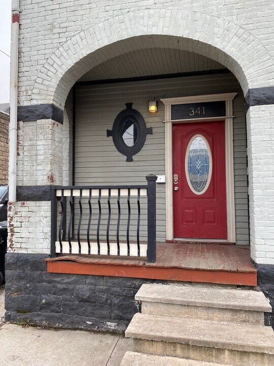 341 W 3rd St, Unit 3 in Williamsport, PA - Building Photo