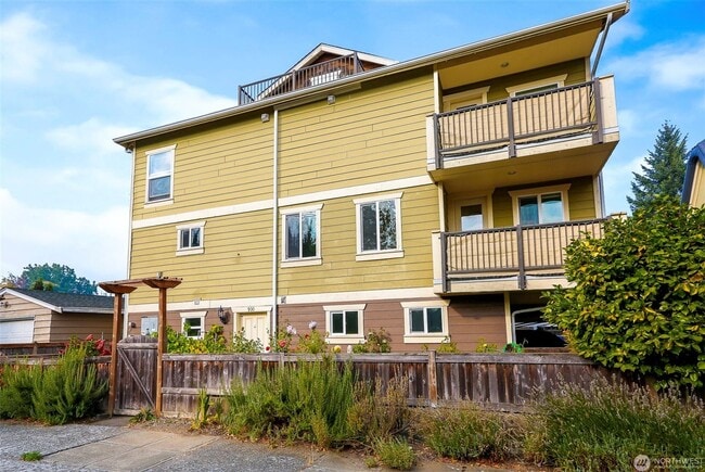 property at 900 SW Elmgrove St