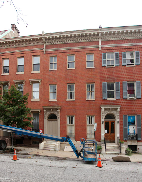 809 Park Ave in Baltimore, MD - Building Photo