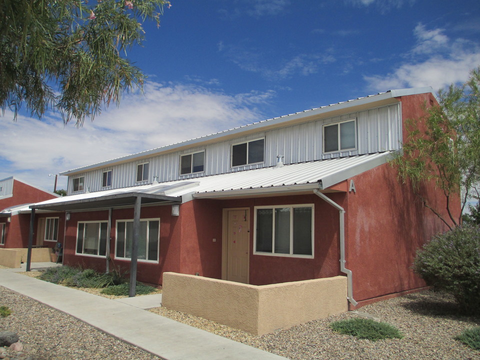 Belen Crossing Apartments in Belen, NM - Building Photo