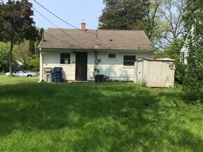 5038 N 49th St in Milwaukee, WI - Foto de edificio - Building Photo