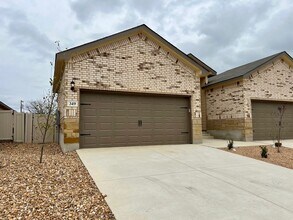 349 Emma Dr in Canyon Lake, TX - Building Photo - Building Photo