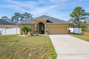56 Orchid Ct in Poinciana, FL - Building Photo