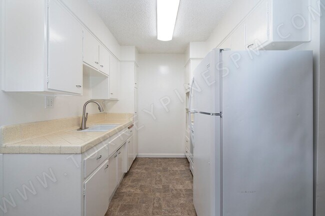 4853 Orchard Ave-Unit -01 in San Diego, CA - Building Photo - Building Photo
