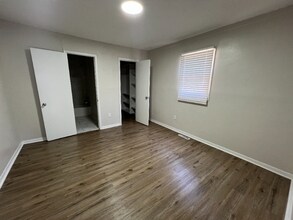 912 E Skinner St in Wichita, KS - Foto de edificio - Building Photo