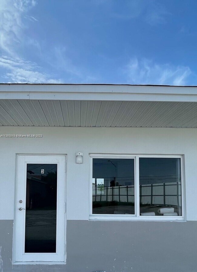 2196 Ali Baba Ave-Unit -7 in Opa Locka, FL - Building Photo - Building Photo