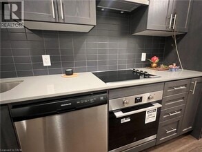 461 Green Rd in Hamilton, ON - Building Photo - Building Photo