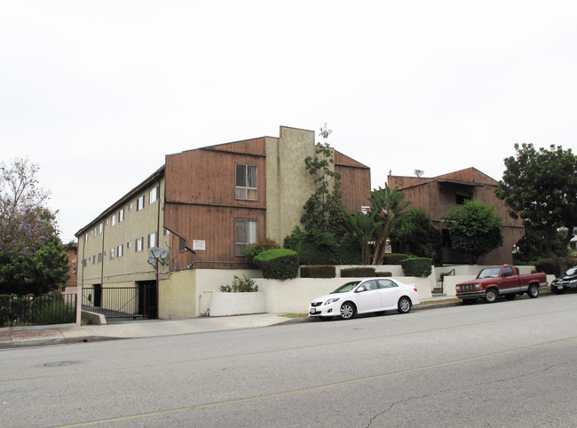 527 Howard Ave in Montebello, CA - Foto de edificio - Building Photo