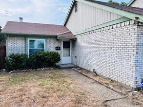 2925 Fairway Dr in Grand Prairie, TX - Building Photo - Building Photo