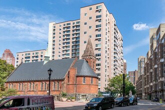 Island House in New York, NY - Foto de edificio - Building Photo