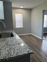 7657 S Coles Ave in Chicago, IL - Building Photo - Building Photo
