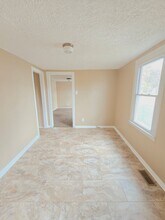 3211 Dumesnil St in Louisville, KY - Foto de edificio - Building Photo