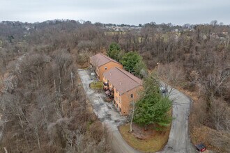 Noble Vista Apartments in Greensburg, PA - Foto de edificio - Building Photo