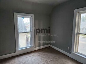 461 E Garfield Ave in Decatur, IL - Foto de edificio - Building Photo