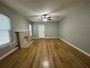 401 W Saulnier St in Houston, TX - Building Photo - Building Photo