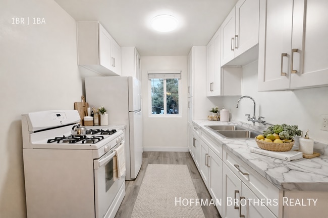 8140 W 83rd St, Unit 3