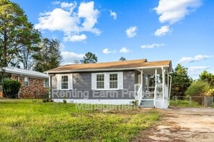 2423 Circle Dr in Hueytown, AL - Building Photo