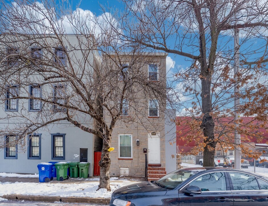 403 S Eden St in Baltimore, MD - Building Photo