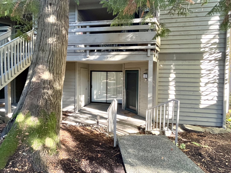 1296 Bellevue Way NE, Unit #1 in Bellevue, WA - Building Photo