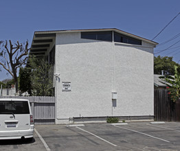 1818 10th St in Santa Monica, CA - Building Photo - Building Photo