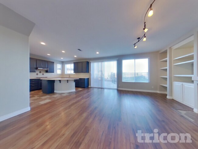 5 Corte Madera in Lake Elsinore, CA - Foto de edificio - Building Photo