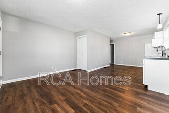 2435 Shelby St in Indianapolis, IN - Building Photo - Building Photo