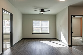 Breeze Crossing in Dickson, TN - Foto de edificio - Building Photo