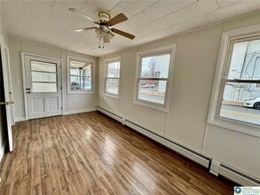 14 W Main St in Pen Argyl, PA - Building Photo - Building Photo