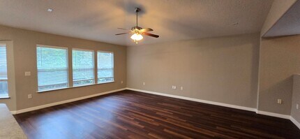 2403 Brian Lakes Dr N in Jacksonville, FL - Building Photo - Building Photo
