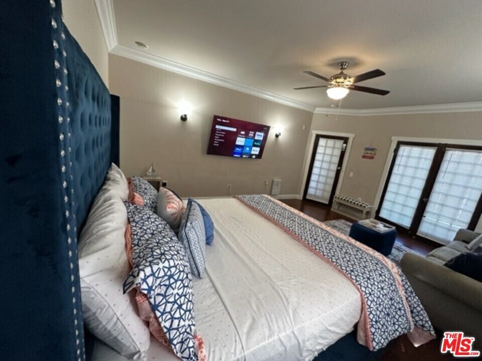 1025 Locust Ave in Long Beach, CA - Building Photo