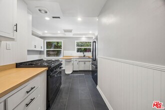 3262 Woodbine St in Los Angeles, CA - Building Photo - Building Photo