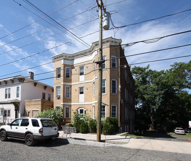 134 Beaver St in New Britain, CT - Building Photo - Building Photo