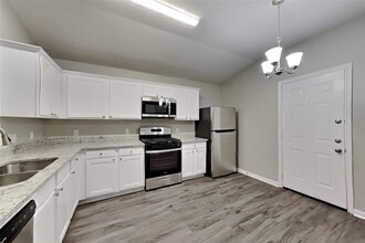 21634 Falvel Lake Dr in Spring, TX - Building Photo - Building Photo