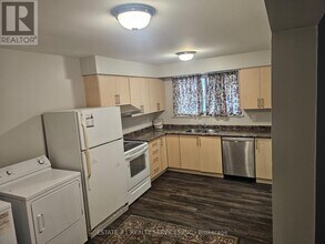 66 Caledon Crescent in Brampton, ON - Building Photo - Building Photo