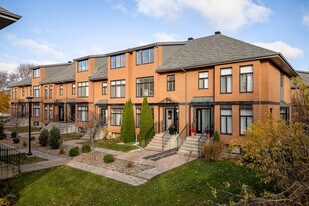 423 Mousseau-Vermette Av in Dorval, QC - Building Photo