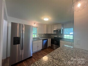 2128 Hodgin St in Gastonia, NC - Building Photo - Building Photo
