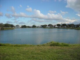 358 Chatham R in West Palm Beach, FL - Building Photo