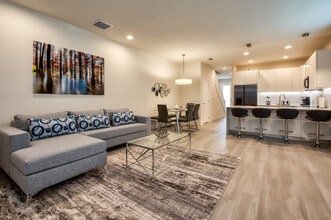 17529 Hidden Forest Dr in Clermont, FL - Foto de edificio - Building Photo
