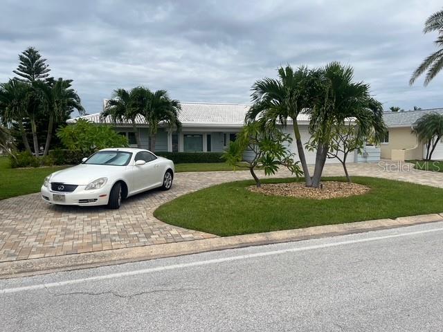 601 64th Ave in St Pete Beach, FL - Building Photo