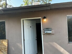10916 Santa Ana St in Lamont, CA - Building Photo