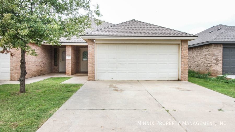 807 N Englewood Ave in Lubbock, TX - Building Photo