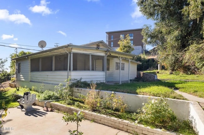 11798 Kagel Canyon St in Los Angeles, CA - Foto de edificio - Building Photo