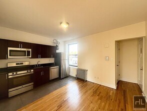 West 11th Street in New York, NY - Foto de edificio - Building Photo