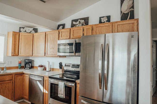 5851 Ridgelake Cir in Anchorage, AK - Building Photo - Building Photo