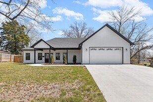 1020 Crestland Ave in Columbia, MO - Building Photo