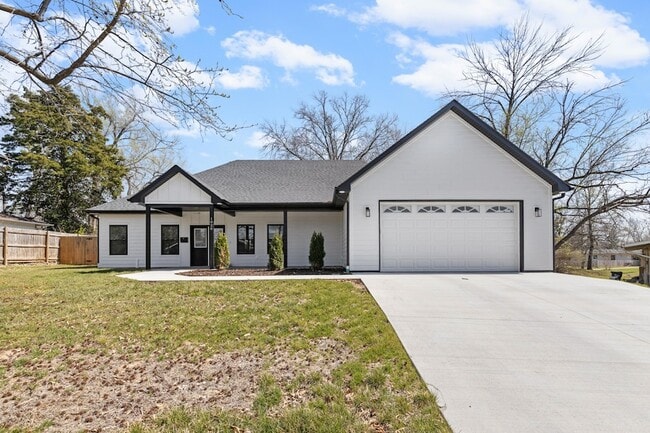 property at 1020 Crestland Ave