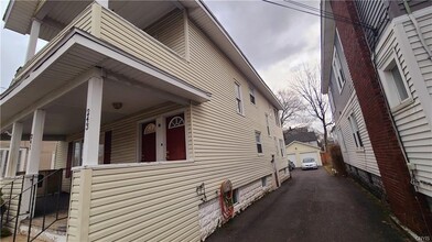 241 Forest Hill Dr in Syracuse, NY - Building Photo - Building Photo