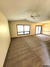 9268 Erskine Plaza in Omaha, NE - Building Photo - Building Photo