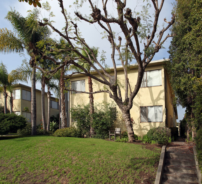 421 San Vicente Apartments in Santa Monica, CA - Building Photo - Building Photo