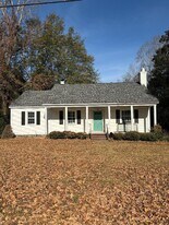 310 Wilson Ave in Kinston, NC - Building Photo